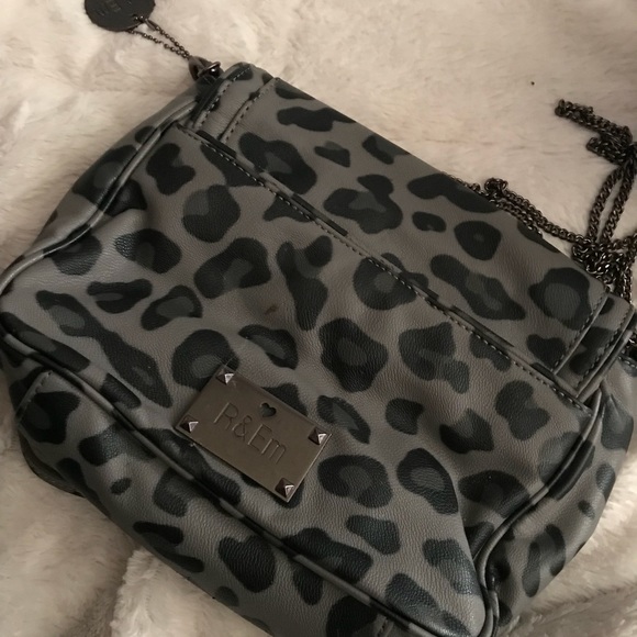 R&Em leather purse. Leopard & chain handle detail. - Picture 4 of 4